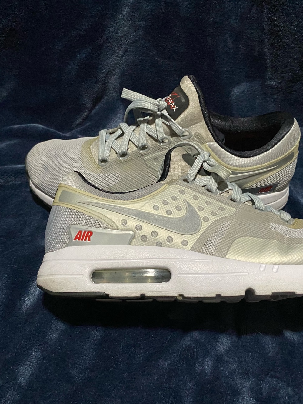 Nike Men's Light Gray and White Air Max Sneakers with Red Accents